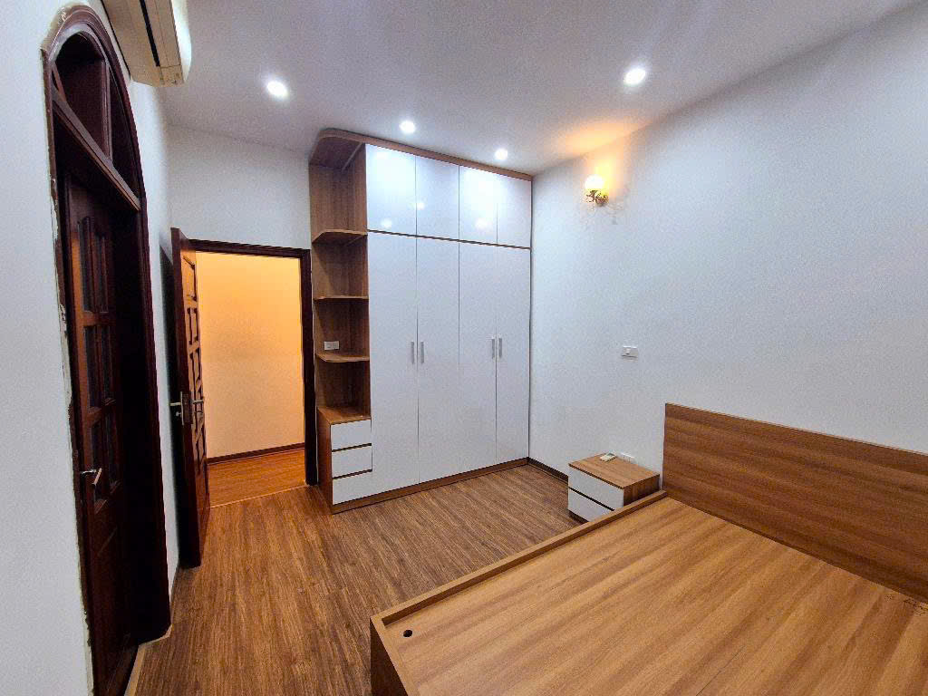 BÁN NHÀ MẶT NGÕ HÀO NAM DT38M2*4T*MT 4.5M GIÁ 7.5 TỶ ĐỐNG ĐA